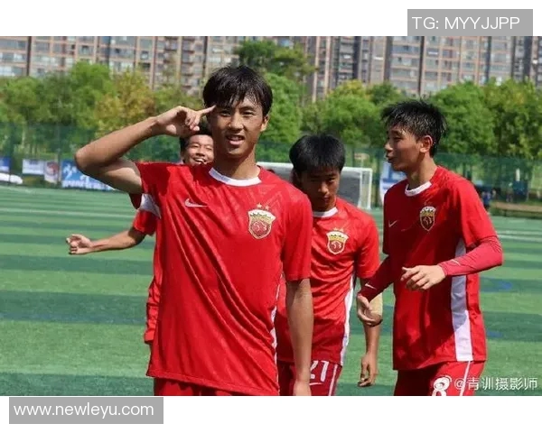 上海海港足球俱乐部青训技术比武活动精彩上演展现年轻球员实力与潜力