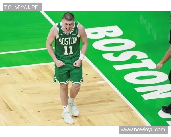 普理查德狂砍42分创生涯新高22投15中三分6记助力球队胜利