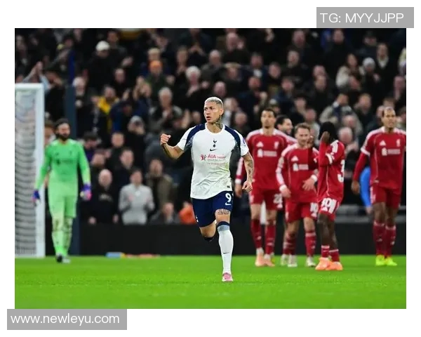 西蒙斯转会费6500万欧在热刺赛季零进球仍在努力适应新环境